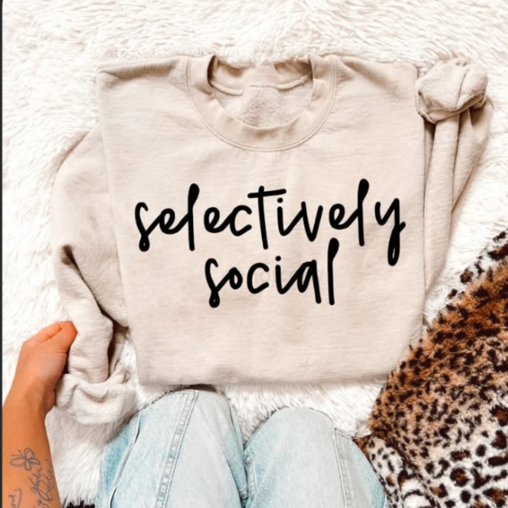 Gildan Cream Sweatshirt - Selectively Social